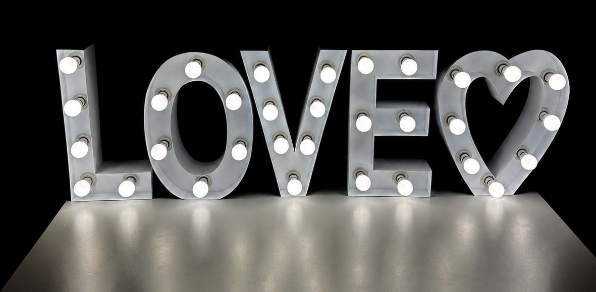 LOVE lichtletters huren voor een bruiloft of huwelijk – Lettersevent